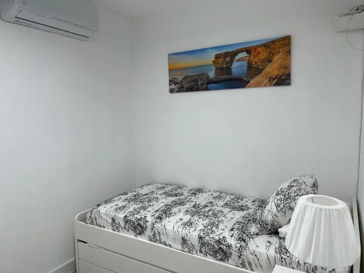 Apartamento con piscina a 500m de la playa en Benalmadena Costa