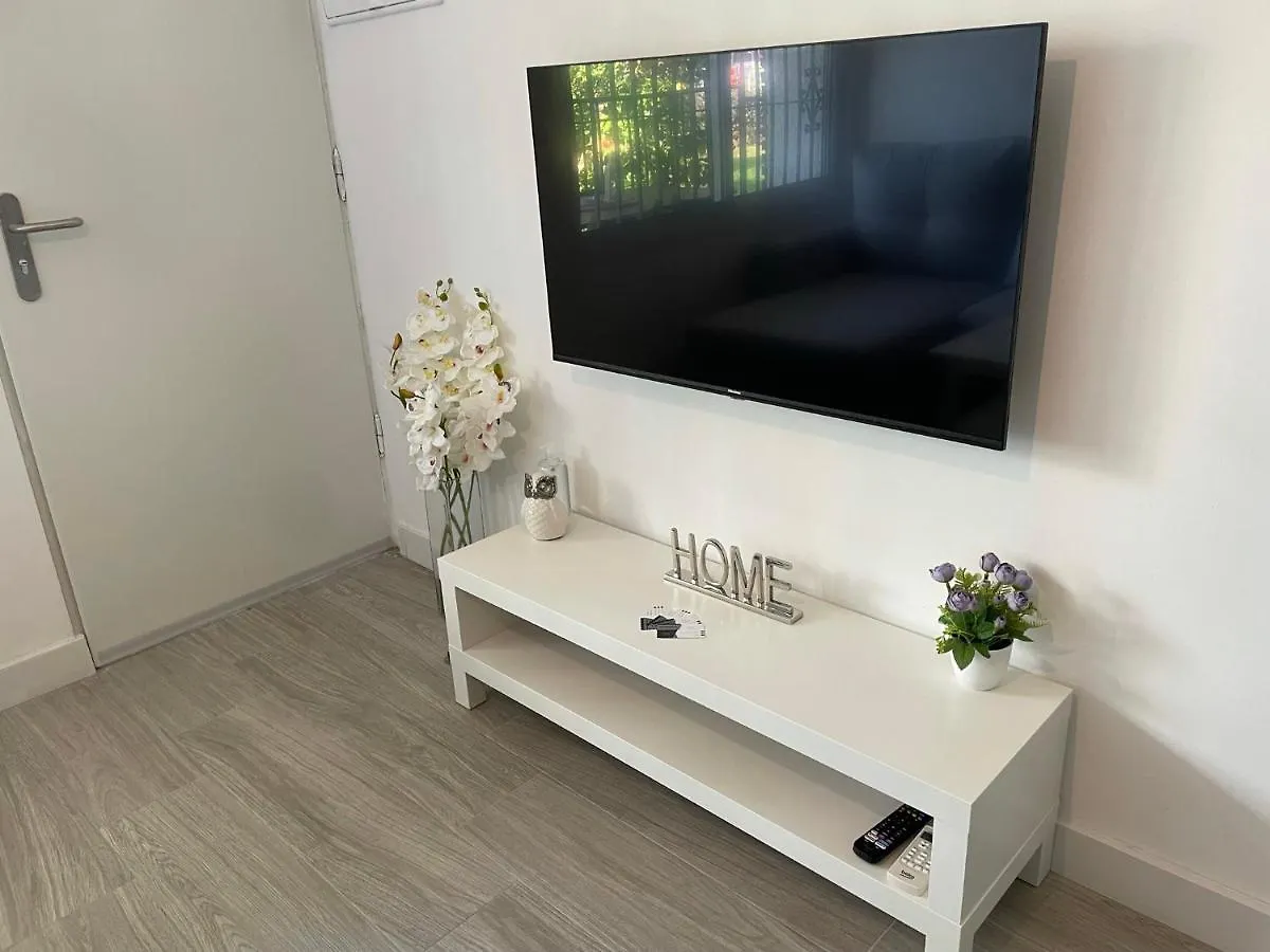 Apartamento con piscina a 500m de la playa en Benalmadena Costa España