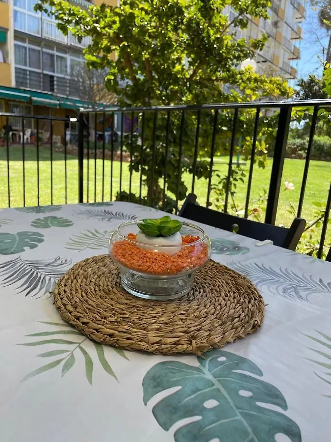 Apartamento con piscina a 500m de la playa en Benalmadena Costa